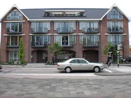 padding: 5px; width: 107px; height: 85px; margin-right: 5px; border-width: 2px; border-style: solid; float: left; 